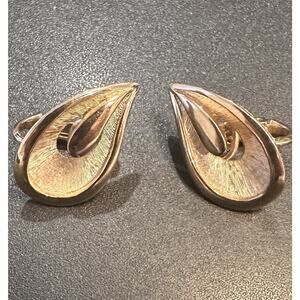 Vintage Trifari Clip On Earrings Tear Drop Gold Tone